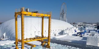 Cina: robot impila ghiaccio all’Harbin Ice and Snow World (2)
