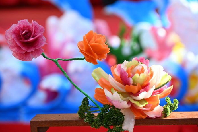 CHINA-SHANDONG-QINGDAO-RADISH-CARVING (CN)