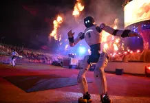 Cina: robot umanoidi si esibiscono in uno spettacolo a Qingdao (3)