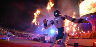 Cina: robot umanoidi si esibiscono in uno spettacolo a Qingdao (3)