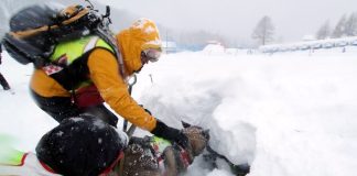 Valanghe sulle montagne friuliane, trovato senza vita il corpo di uno scialpinista a Casera Razzo