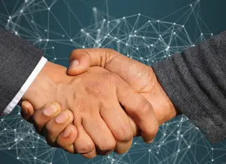 Mandato professionale, come gestirlo con un software dedicato nel 2026 stretta di mano