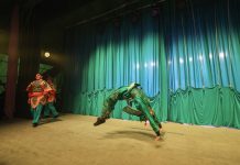 Cina: Zhejiang, opera Wuju anima le campagne in vista della Festa di Primavera (3)