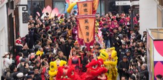 Cina: Wuxi inaugura la fiera del tempio (2)