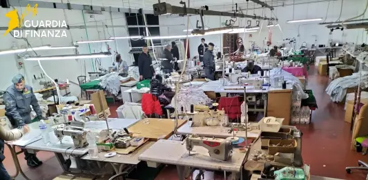 Ravenna, frode fiscale e riciclaggio con il metodo delle imprese “Apri e chiudi”: sequestro da un milione di euro