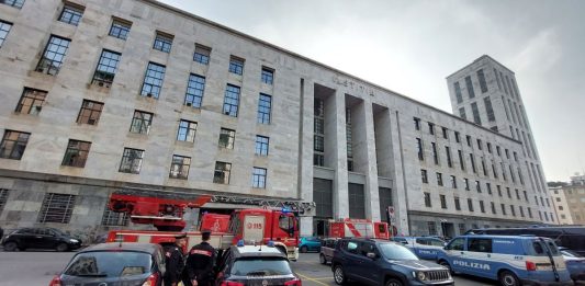 Allarme bomba al Palazzo di Giustizia di Milano, rientrata l’emergenza / Video
