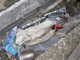 14enne ferito a scuola con un coltello a Scampia, denunciati due minori