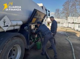 Sequestrati 80.000 litri di gasolio di contrabbando in provincia di Napoli / Video