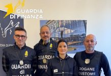 Un corriere ingerisce 100 ovuli di cocaina, fermato all’aeroporto di Ciampino