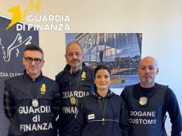 Un corriere ingerisce 100 ovuli di cocaina, fermato all’aeroporto di Ciampino