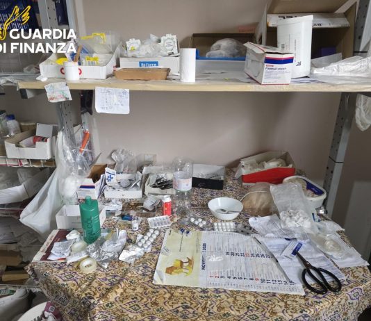 Scoperto un falso ambulatorio a Campi Bisenzio, finto medico denunciato / Video