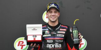 Bezzecchi domina in Thailandia, Marc Marquez si ritira