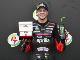 Bezzecchi domina in Thailandia, Marc Marquez si ritira