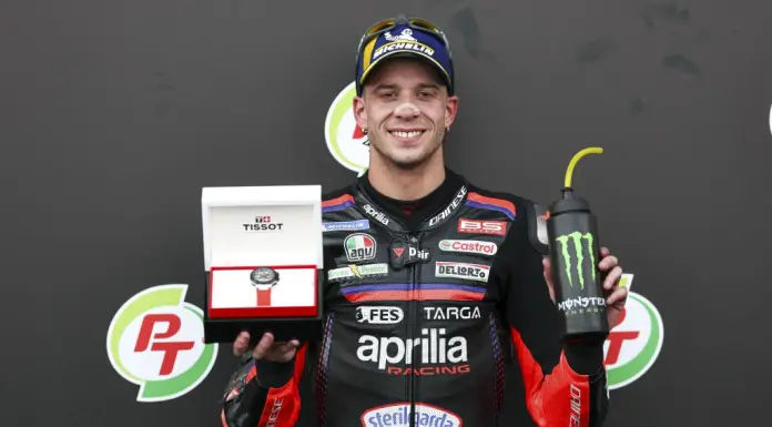 Bezzecchi domina in Thailandia, Marc Marquez si ritira