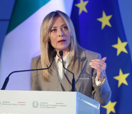 Meloni “Non esistono politiche femminili ma visione femminile della politica”
