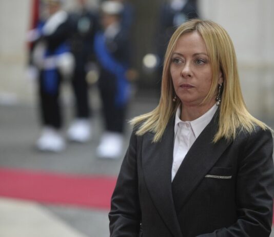 Iran, Meloni “La priorità è proteggere gli italiani e sostenere la diplomazia”