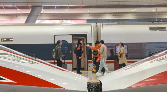 Cina, viaggi interni a livelli record nel 2025