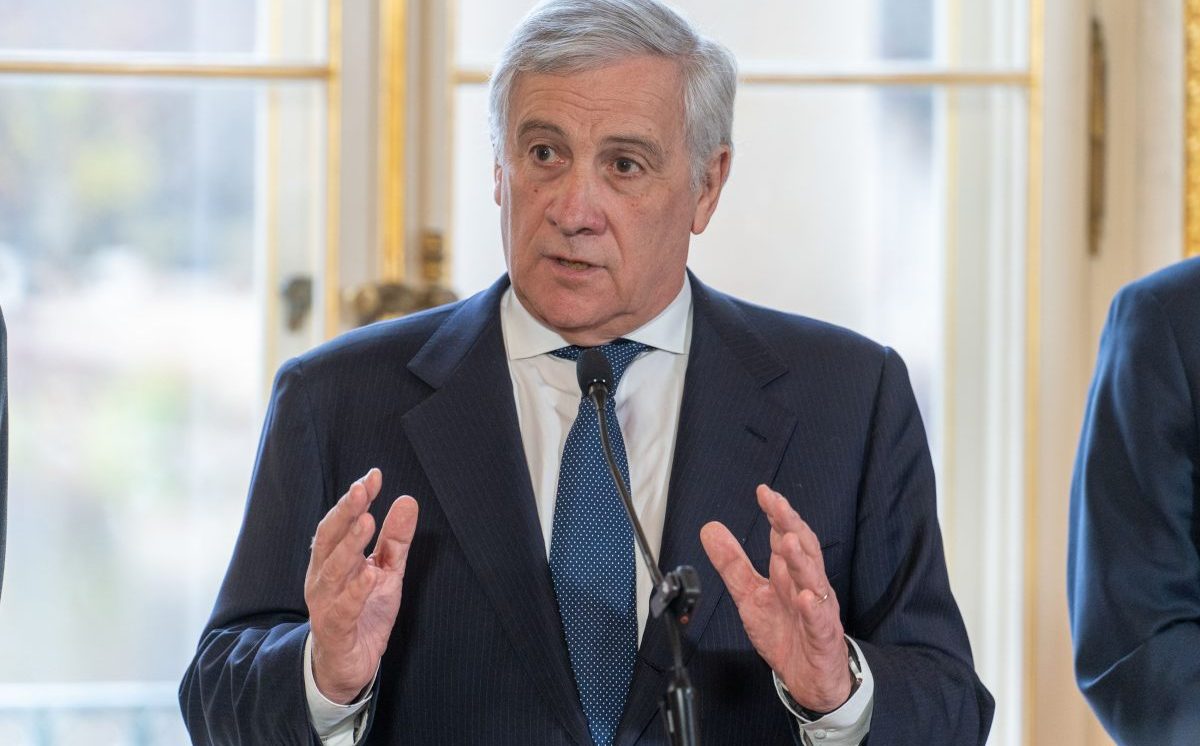 Tajani “Nessuna conferma dell’attacco degli Emirati Arabi all’Iran. Rientrati circa 25 mila italiani, situazione in miglioramento”