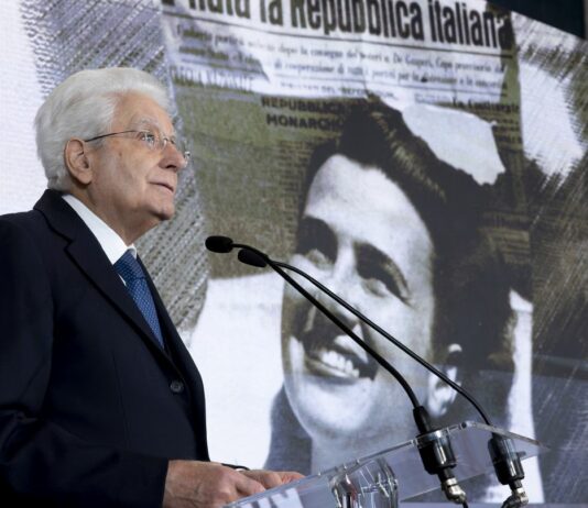 Mattarella “Le donne italiane hanno dato molto alla Repubblica. Oggi sono ai vertici in sport, cultura, professioni e istituzioni” / Video