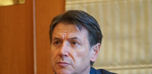 Conte “Meloni bella addormentata ma su magistrati provetta giurista”