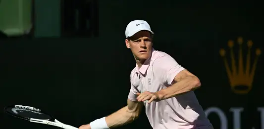 Sinner in semifinale a Indian Wells, Tien ko in due set