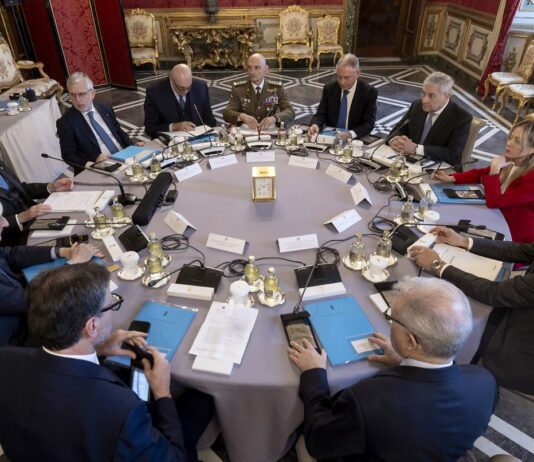 Iran, Consiglio Supremo di Difesa “L’Italia non prenderà parte alla guerra”