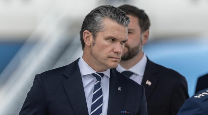 Iran, Hegseth “Distrutta la capacità di costruire missili balistici”