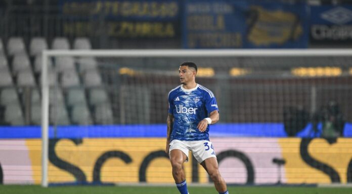 Il Como ribalta la Roma, vince 2-1 e vola da solo al quarto posto