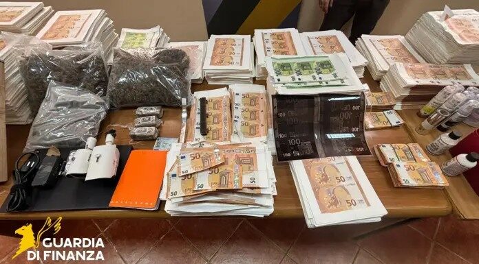 Stamperia clandestina scoperta nel Napoletano, un arresto