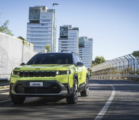 Jeep compass, debutta in Italia tra ibrido ed elettrico