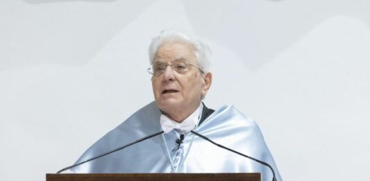 Mattarella “Ue indispensabile per la pace, sappia dire di no ai conflitti”