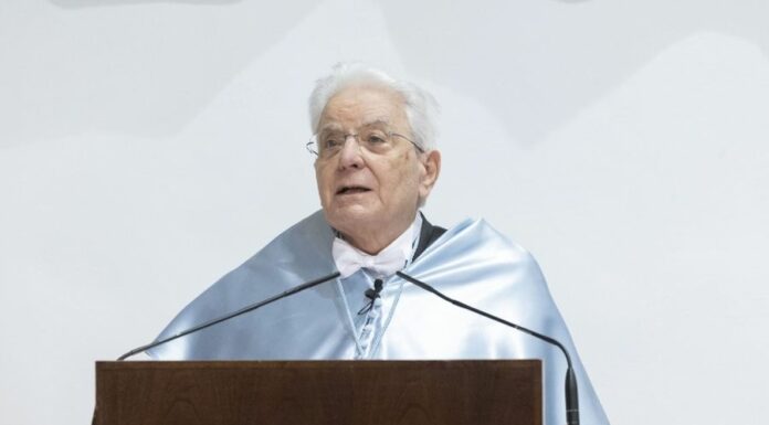 Mattarella “Ue indispensabile per la pace, sappia dire di no ai conflitti”