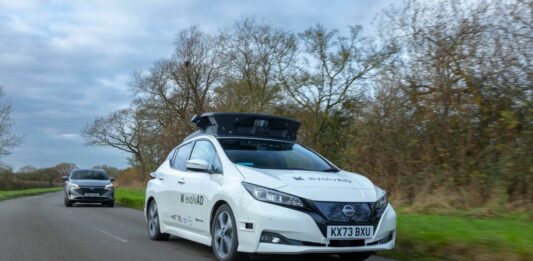 Nissan Leaf, progetto guida autonoma evolvAD vince il C2i Award 2025