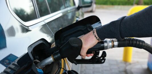 Carburanti, il Mimit “L’87% dei distributori ha ridotto i prezzi”