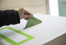 Referendum, alle 12 l’affluenza sfiora il 15%