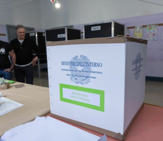 Referendum, riaperti i seggi. Alle 23 affluenza record al 46%