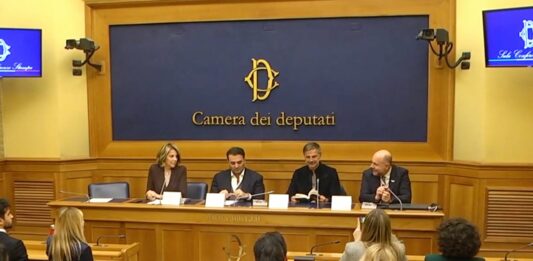 Beppe Convertini racconta in un libro l’Italia dei piccoli borghi