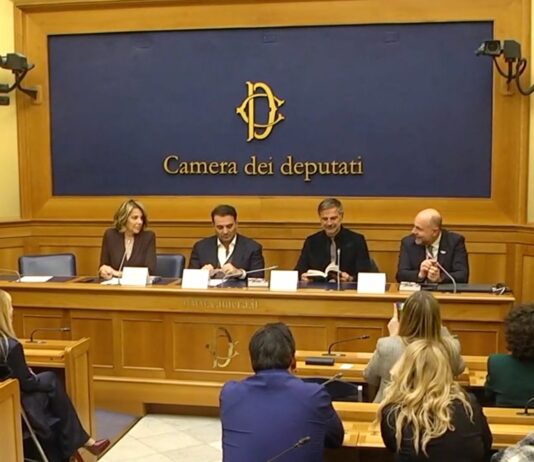 Beppe Convertini racconta in un libro l’Italia dei piccoli borghi