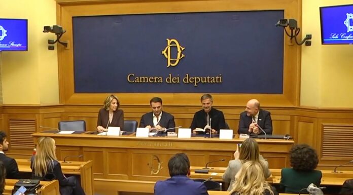 Beppe Convertini racconta in un libro l’Italia dei piccoli borghi