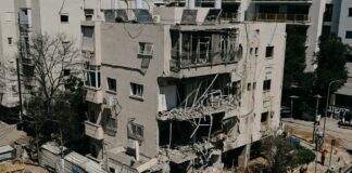 Ondata di missili balistici dall’Iran contro Israele, sei feriti