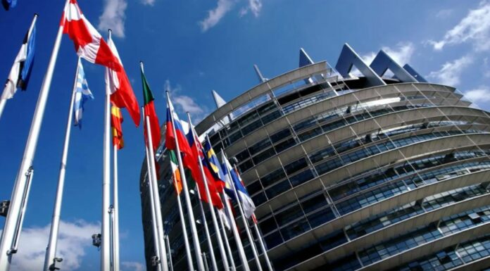 Eurodeputati fissano le condizioni per ridurre i dazi sui prodotti Usa