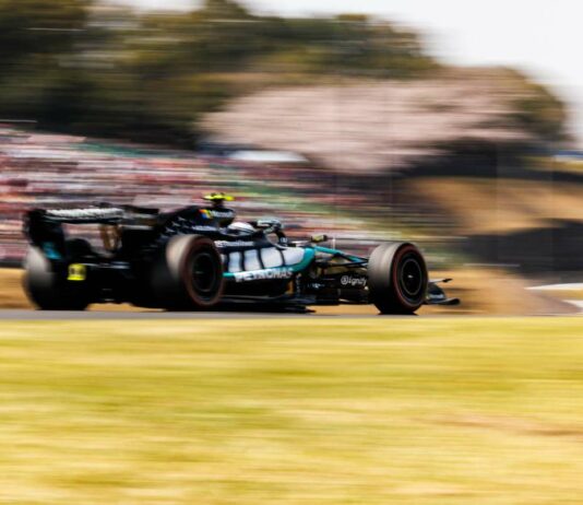 Antonelli fa il bis in Giappone e diventa leader del Mondiale