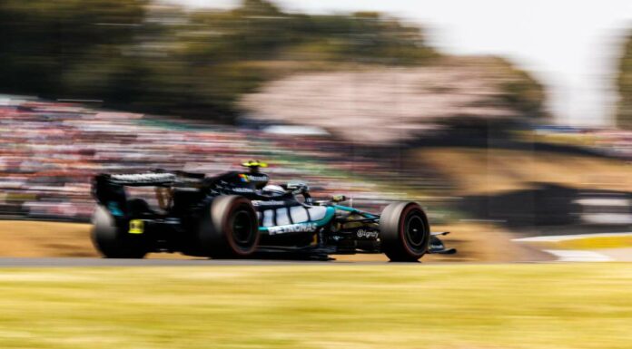 Antonelli fa il bis in Giappone e diventa leader del Mondiale