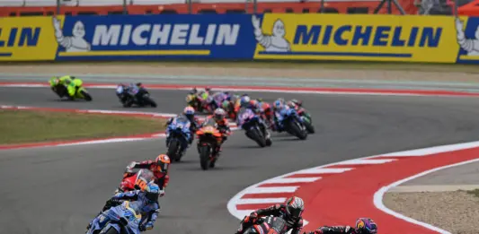 Bezzecchi vince anche ad Austin, doppietta Aprilia con Martin secondo