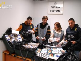 All’aeroporto di Ciampino sequestrati 140 kg di sigarette di contrabbando, sanzioni per 375 mila euro