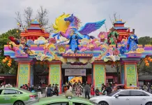 Cina: a Chengdu in corso la fiera presso il Tempio di Wuhou (1)