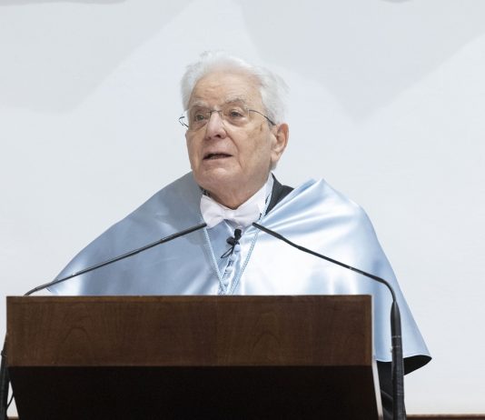 Mattarella riceve la laurea honoris causa a Salamanca: “Ue indispensabile per la pace, sappia dire di no ai conflitti”