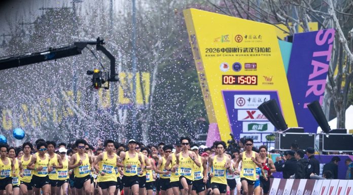 Cina: Hubei, le foto della maratona di Wuhan (3)