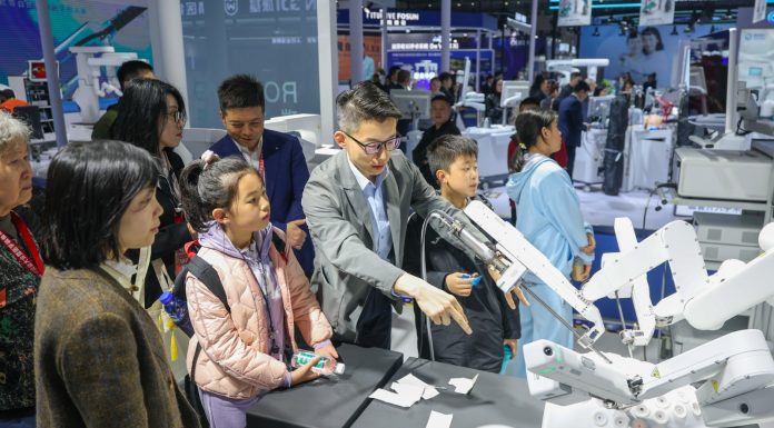 A Chongqing oltre 800 aziende alla China Medical Equipment Conference & Medical Equipment Exhibition (2)