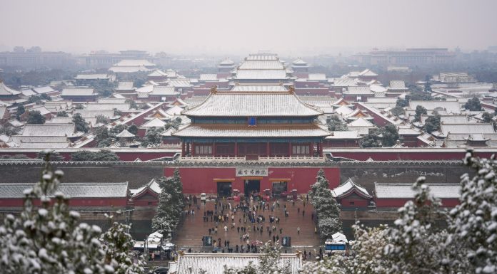 Cina: a Pechino una nevicata primaverile imbianca la città (1)